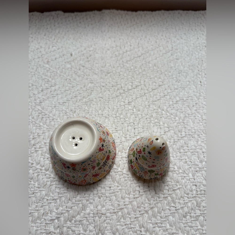 NIB Hallmark Christmas Tree Stacking Salt and Pepper Shakers - Picture 3 of 6